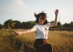 Read more about the article Existe un gen que nos hace a las mujeres ser más felices que los hombres