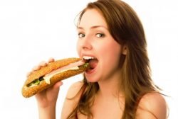 Read more about the article 6 pasos para evitar que las emociones te hagan comer en exceso