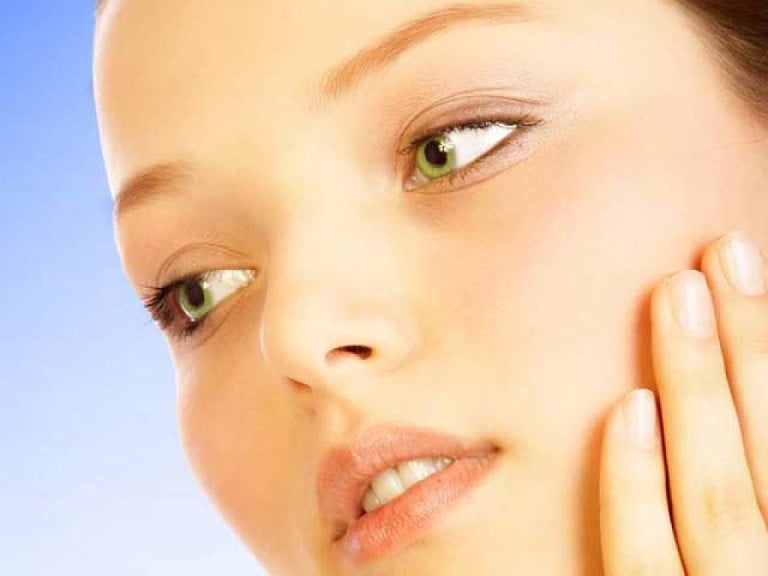 Read more about the article ¿ Has pensando en el rejuvenecimiento facial sin cirugía? @ClinicaLoCurro