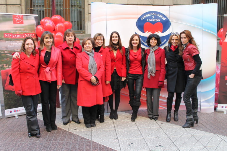 Read more about the article Comenzó la campaña “Mujeres en Rojo” ¿La conoces? @SernamChile