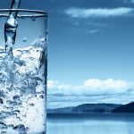 ¿Cuánta agua debo tomar para ser saludable y no causar alteraciones en la vejiga?