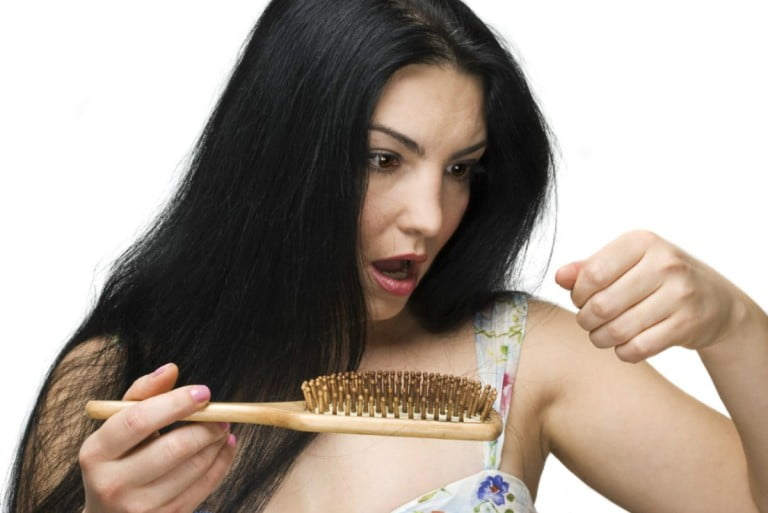 Read more about the article Conoce las principales causas de alopecia femenina
