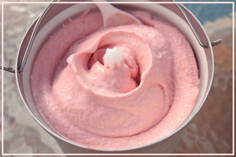 Read more about the article Rosado y Soñado: ¿Cómo hacer helado de Yogurt Light en tu casa?