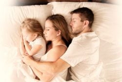 Read more about the article Dormir con los hijos – ¡Durmamos todos juntos! @terapiadejuego