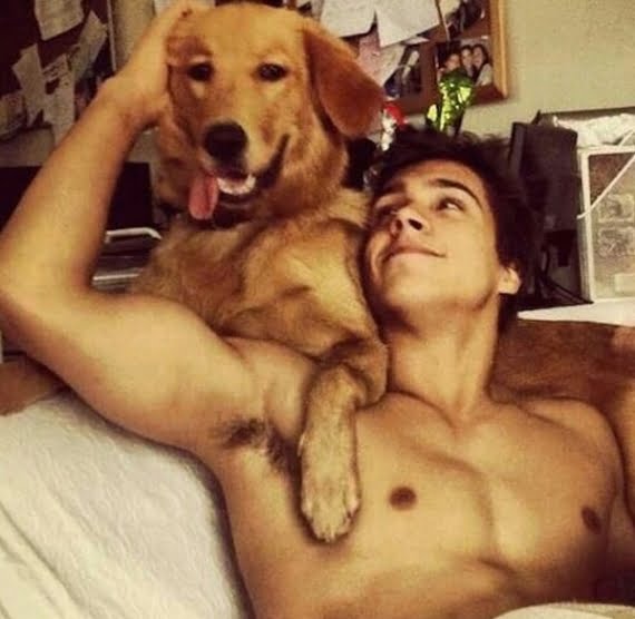 You are currently viewing ‘Hombres guapos con perros’ es la cuenta en Instagram que debes seguir