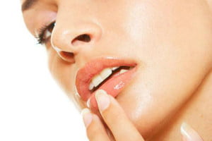 Read more about the article ¿Cómo podemos cuidar nuestros labios en invierno? @centalklinic