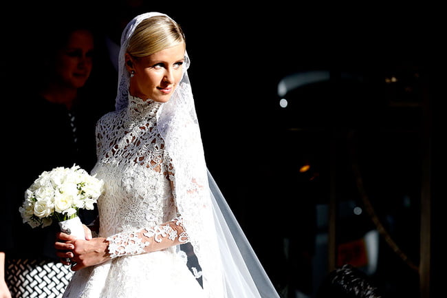Read more about the article Nicky Hilton se casa con un espectacular vestido de Valentino
