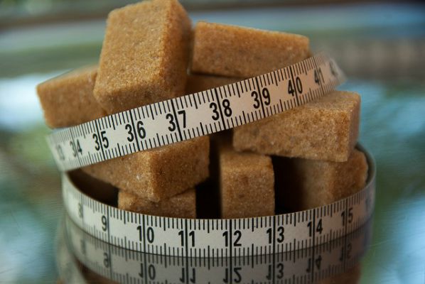 Read more about the article 5 maneras simples para comer menos azúcar