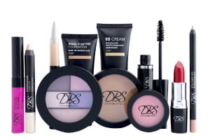 Read more about the article DBS Beauty Store presenta DBS Cosmetics