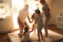 Read more about the article Por qué la relación entre los nietos y abuelos es lo mejor