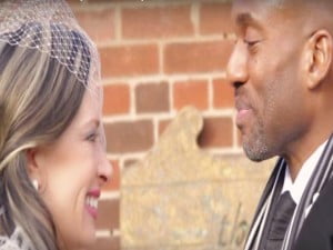 Read more about the article Video: Hombres lloran al ver a su futura esposa llegar al altar
