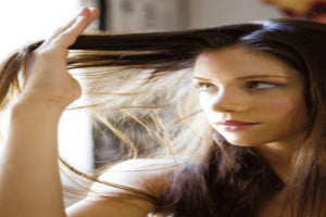 Read more about the article Todo lo que necesitas saber acerca de la caída del cabello