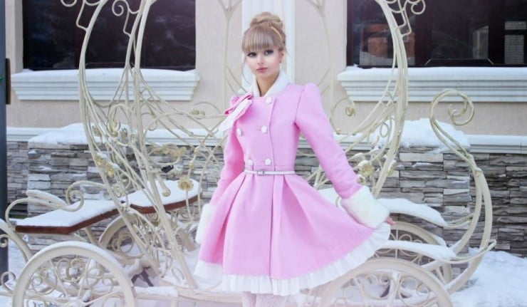 Read more about the article La triste historia de la barbie rusa: Angelica Kenova