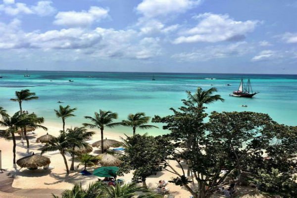 You are currently viewing Aruba te invita a vivir tu luna de miel en la Isla Feliz