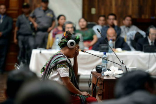 You are currently viewing Mujeres violadas en Guatemala relatan abuso de soldados