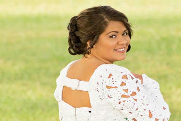 Read more about the article ¡Con solo $70 dólares esta joven pudo hacer su propio vestido de novia!