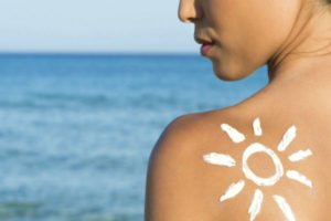 Read more about the article Básicos para cuidar tu piel en verano
