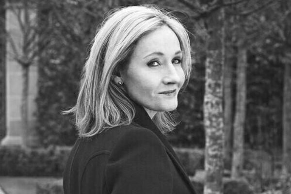 You are currently viewing J.K. Rowling publicará 3 cuentos breves del mundo de Harry Potter