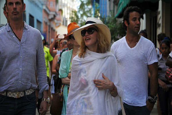 Read more about the article Mira el video de Madonna bailando en las calles de Cuba por su cumpleaños