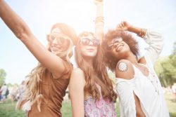 Read more about the article Las mujeres necesitan salir con amigas dos veces por semana