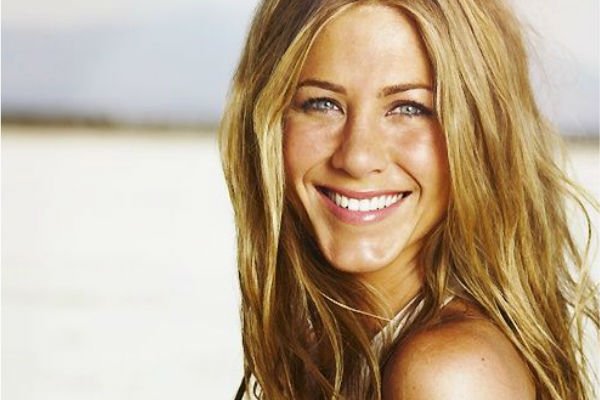 You are currently viewing Jennifer Aniston defiende la no-maternidad: “No porque tengamos útero debemos procrear”