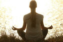 Read more about the article Cómo aprender a meditar para lograr desconectarnos y relajarnos
