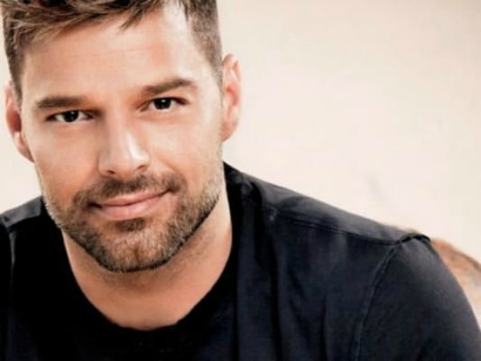 You are currently viewing El triste momento que está viviendo Ricky Martin
