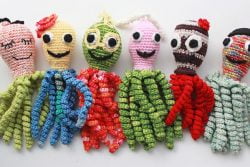 Read more about the article Por qué los pulpos a crochet ayudan a los bebés prematuros
