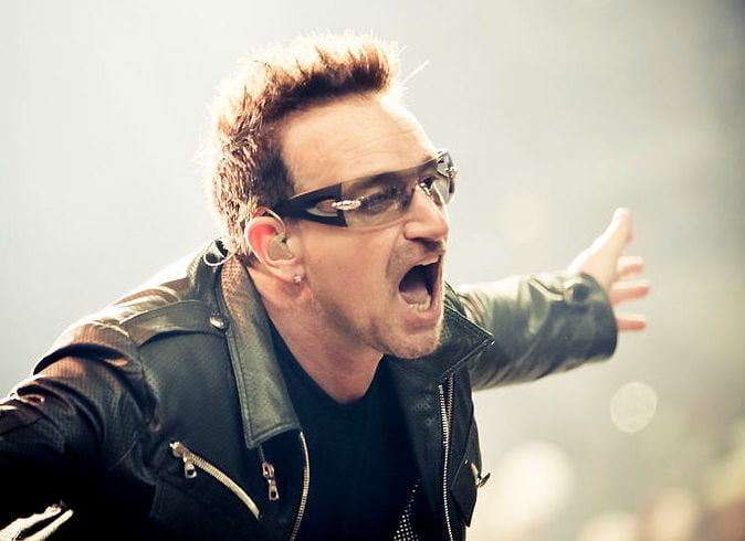 Read more about the article Causas sociales en las que Bono está involucrado y no tenías idea