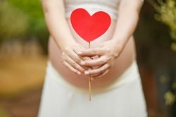 Read more about the article ¿Qué alimentos debemos consumir durante el embarazo?