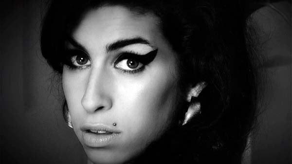 Read more about the article Jay Z revela estremecedora conversación que tuvo con Amy Winehouse días antes de su muerte