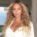 Beyoncé reaparece en evento más guapa que nunca a tres meses de convertirse en madre de mellizos