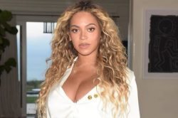 Read more about the article Beyoncé reaparece en evento más guapa que nunca a tres meses de convertirse en madre de mellizos