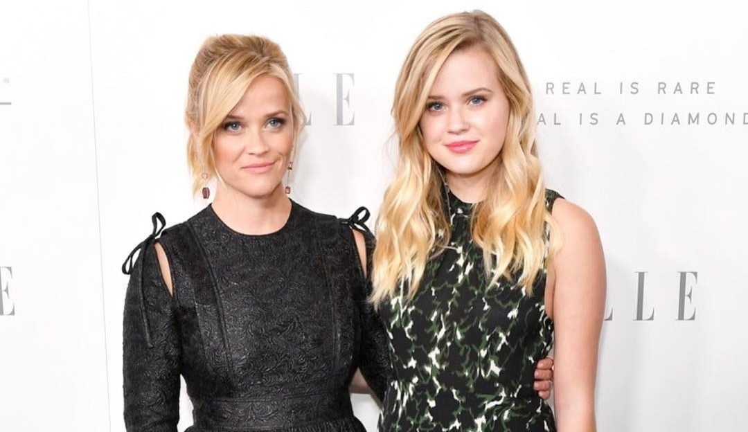 You are currently viewing La hija de Reese Witherspoon brilló durante su debut en sociedad en París