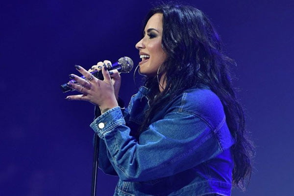 Read more about the article El increíble invitado de Demi Lovato que enloqueció a sus fans en pleno concierto