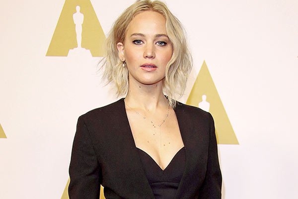You are currently viewing Jennifer Lawrence respondió a las críticas por su supuesta foto machista