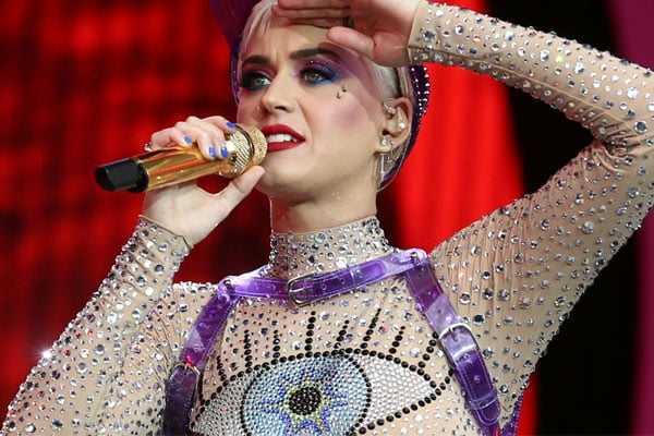You are currently viewing Fan de Katy Perry es arrestado por acosarla