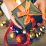 La guía perfecta para encontrar los regalos del intercambio navideño según lo que quieras gastar