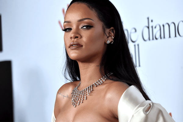 You are currently viewing Captan a Rihanna con su millonario novio de vacaciones en París