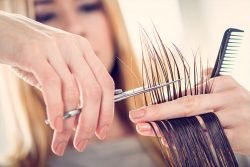 Read more about the article Cómo evitar que te corten el pelo más de la cuenta