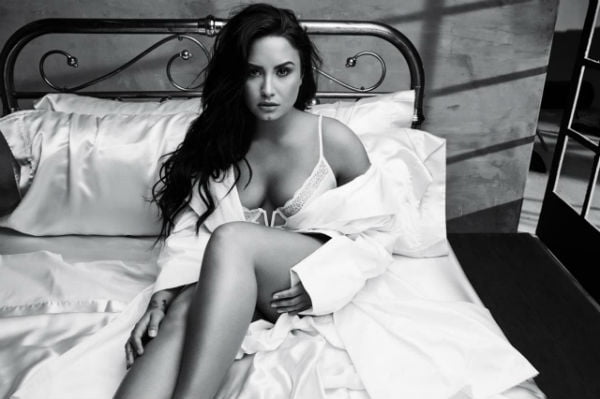 You are currently viewing La poderosa razón por la que Demi Lovato exhibió sus celulitis y estrías en Instagram