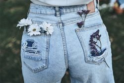 Read more about the article ¿Pensando en como usar tus Jeans? Inspírate con estos looks