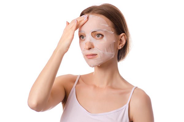 Read more about the article ¿Por qué dejar que se seque una máscara facial en tu rostro no es buena idea?