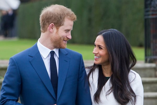 You are currently viewing Príncipe Harry y Meghan Markle rompen otra tradición con su pastel de bodas