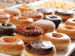 Read more about the article Celebra el día de la Donut con regalos y promociones