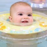 Swimava: el flotador de cuello que estimula a los bebes y regula su sueño