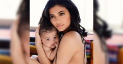 Read more about the article Kylie Jenner muestra su hija Stormi Webster en traje de baño por primera vez