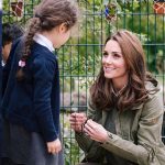 La adorable respuesta de Kate Middleton a una niña que le preguntó por qué le tomaban tantas fotos