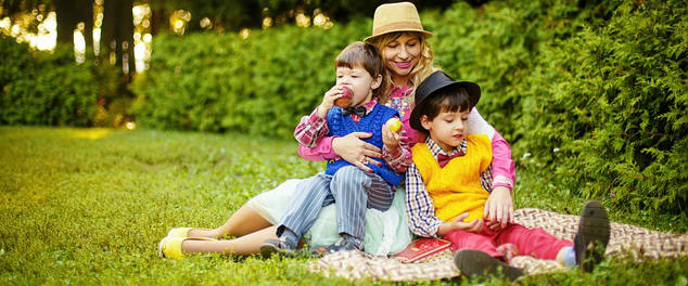 Read more about the article 5 productos ideales para llevar en los paseos con tus hijos