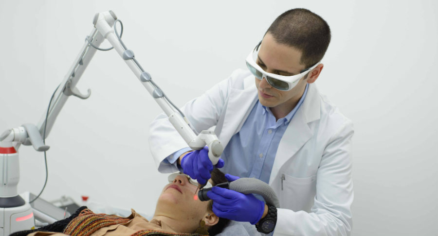 Tecnología láser en la cirugía estética: de qué se trata y cómo funciona